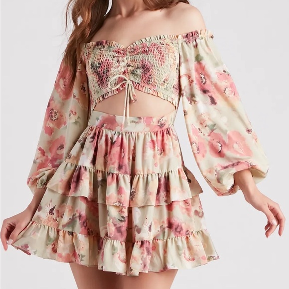Windsor Dresses & Skirts - Windsor Golden Hour Floral Skater Dress Smocked Cut Out XS Ruffle Tiered